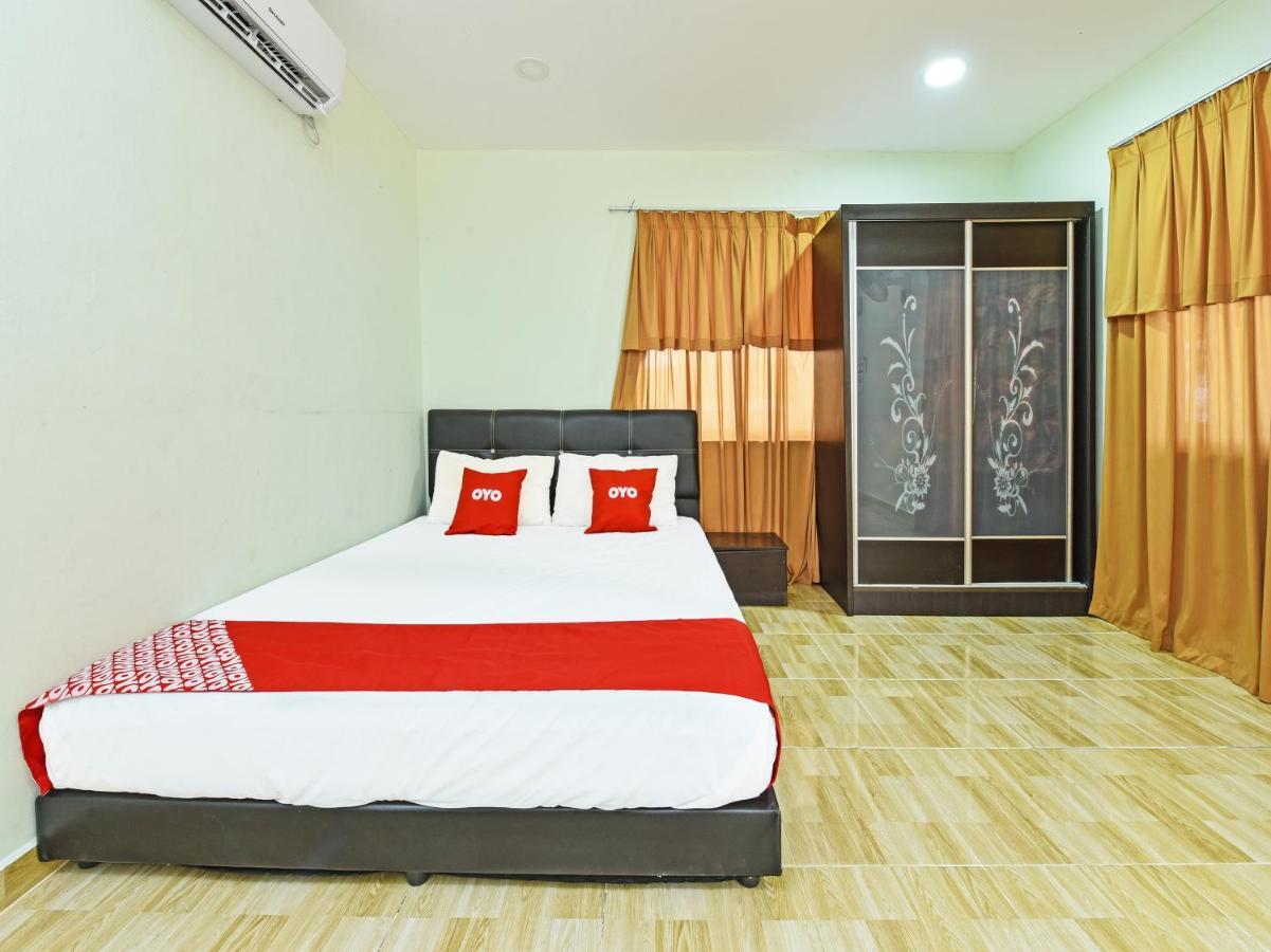Oyo 90315 Chalet Pantai Rantau Panjang Куала Ромпін Екстер'єр фото