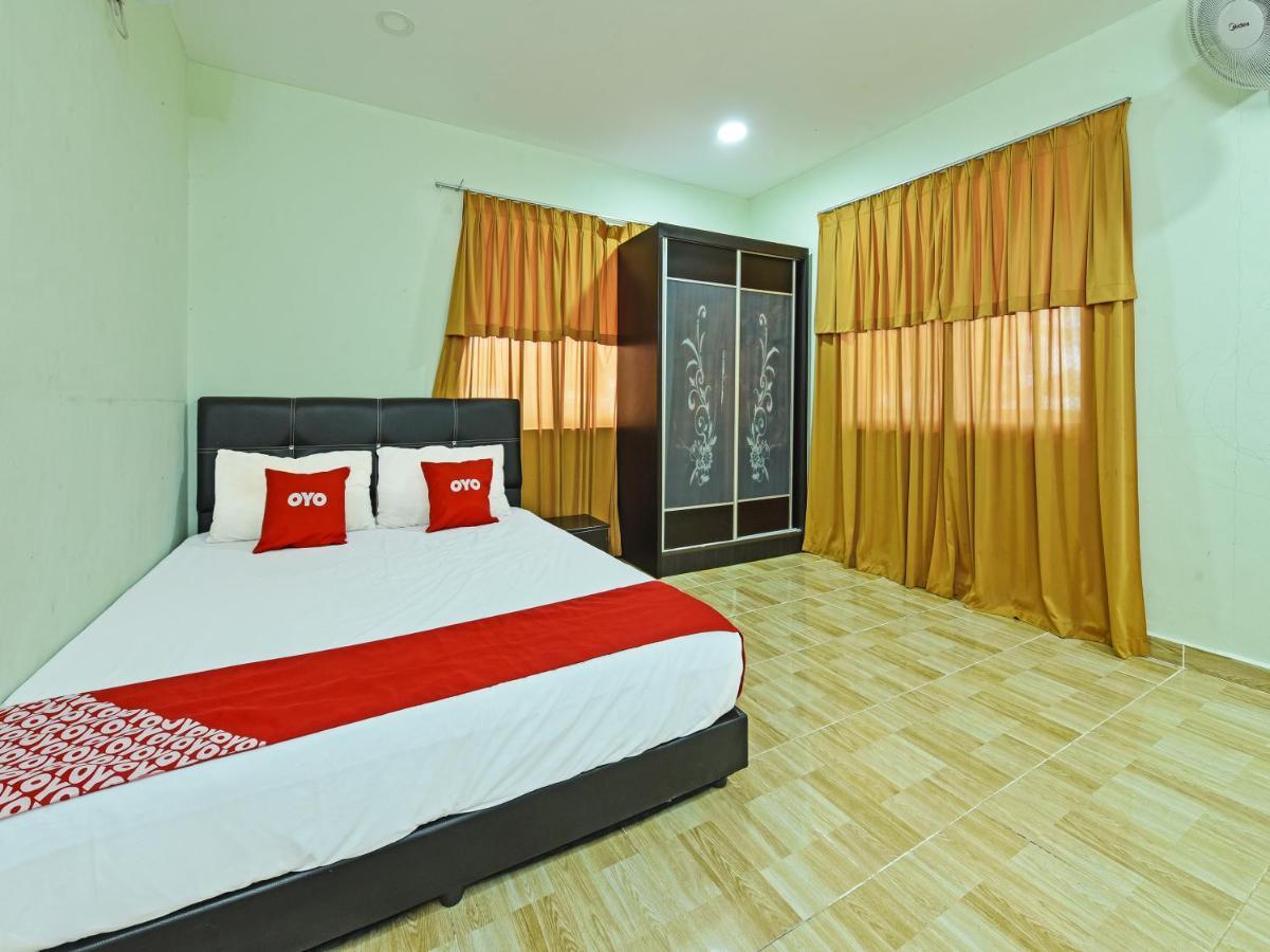 Oyo 90315 Chalet Pantai Rantau Panjang Куала Ромпін Екстер'єр фото